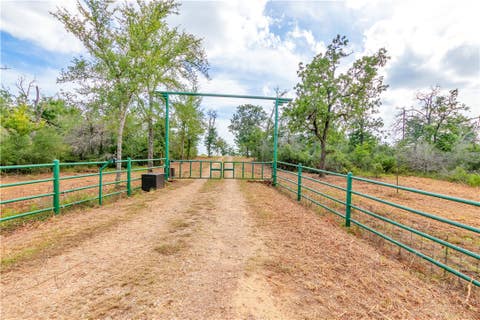Tiny photo for 1004 22 Hills Rd St, Gause, TX 77857 (MLS # 26010399)