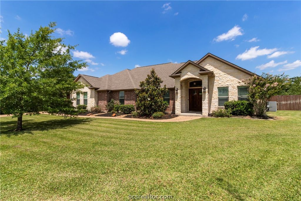 Photo of 5028 Vintage Oaks Court, College Station, TX 77845 (MLS # 26005578)