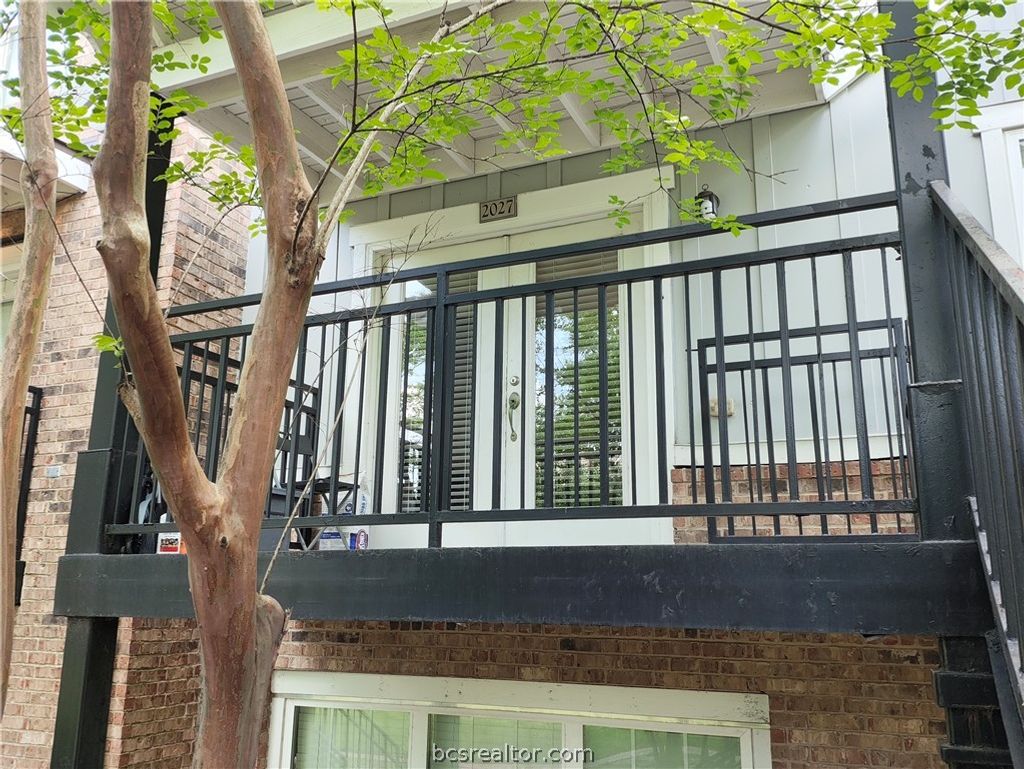 Photo of 1725 Harvey Mitchell Pkwy #2027, College Station, TX 77840 (MLS # 26005512)