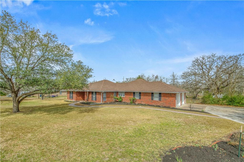 Photo of 1002 Howe Drive, College Station, TX 77845 (MLS # 26001699)