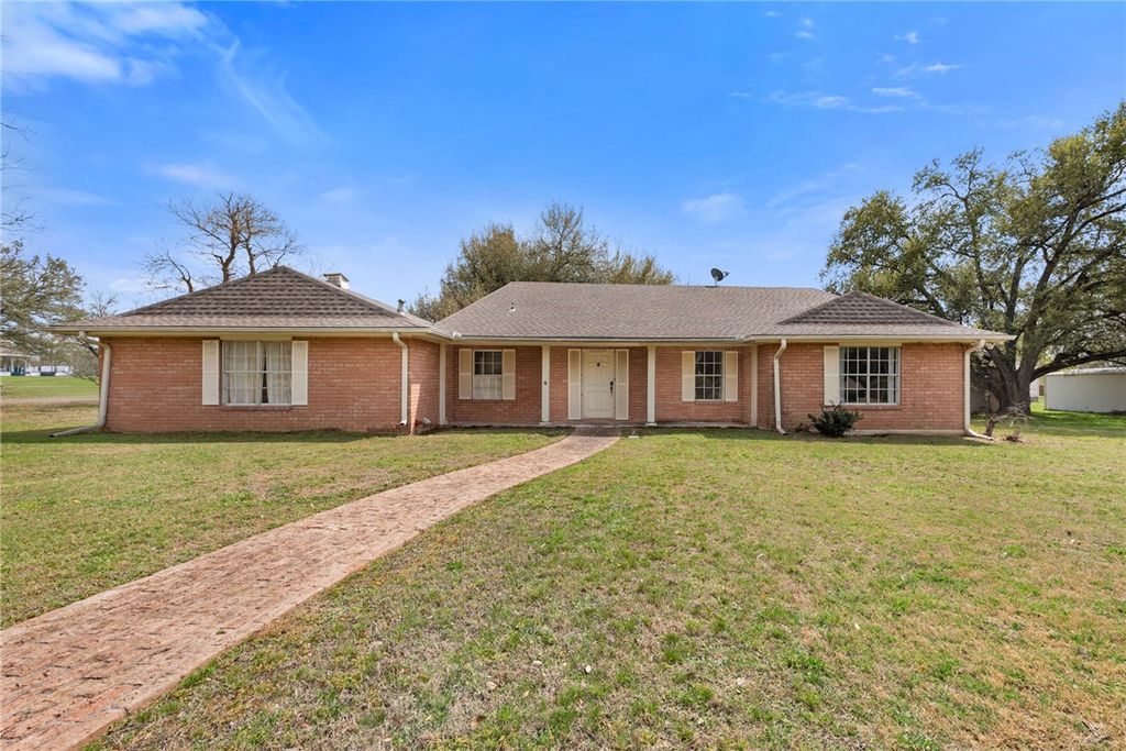 Photo of 608 E Barton Street, Calvert, TX 77837 (MLS # 26001822)