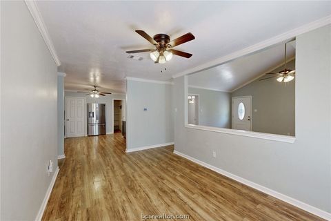 Tiny photo for 8 Willow Drive, Hearne, TX 77859 (MLS # 26002957)