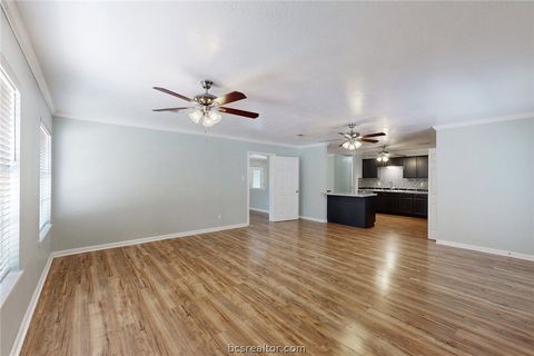 Tiny photo for 8 Willow Drive, Hearne, TX 77859 (MLS # 26002957)