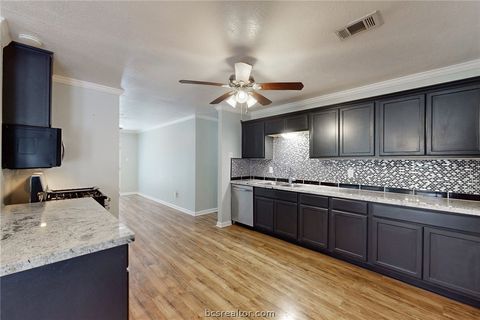 Tiny photo for 8 Willow Drive, Hearne, TX 77859 (MLS # 26002957)