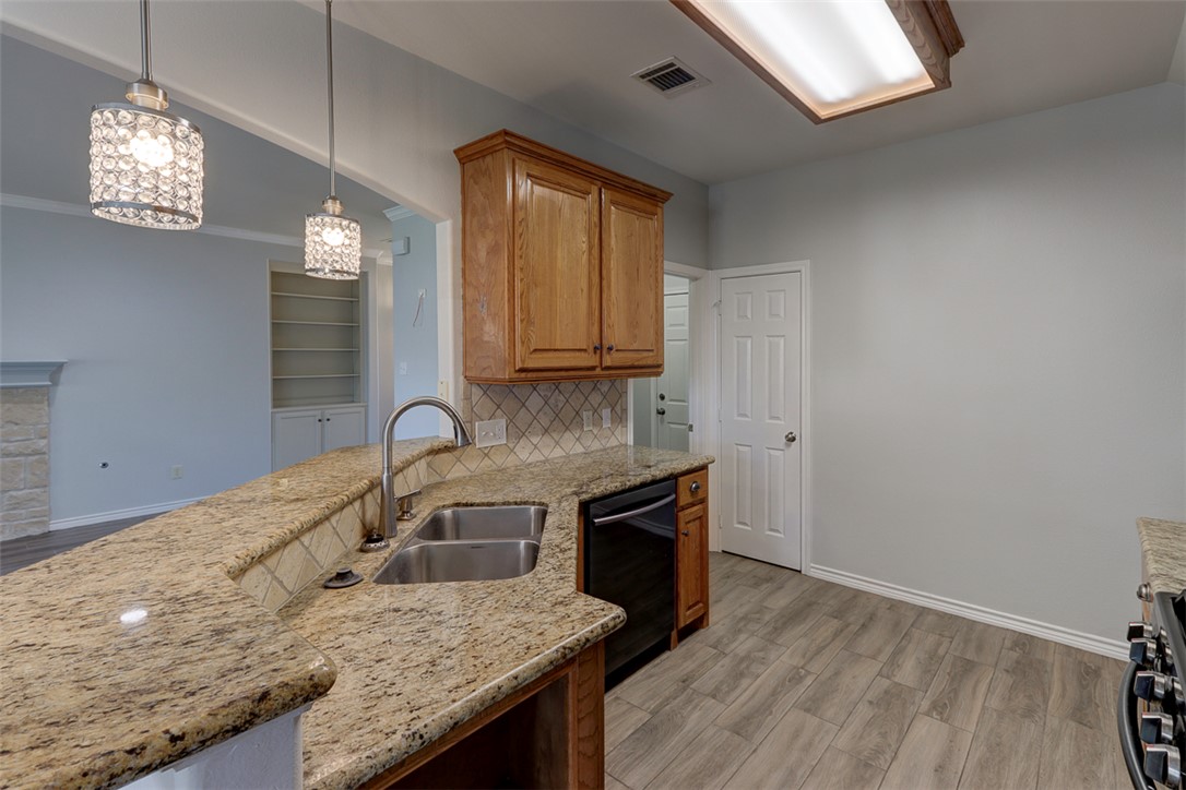 College Station, Texas 77845, United States, 3 Bedrooms Bedrooms, ,2 BathroomsBathrooms,Residential,Pending,148124