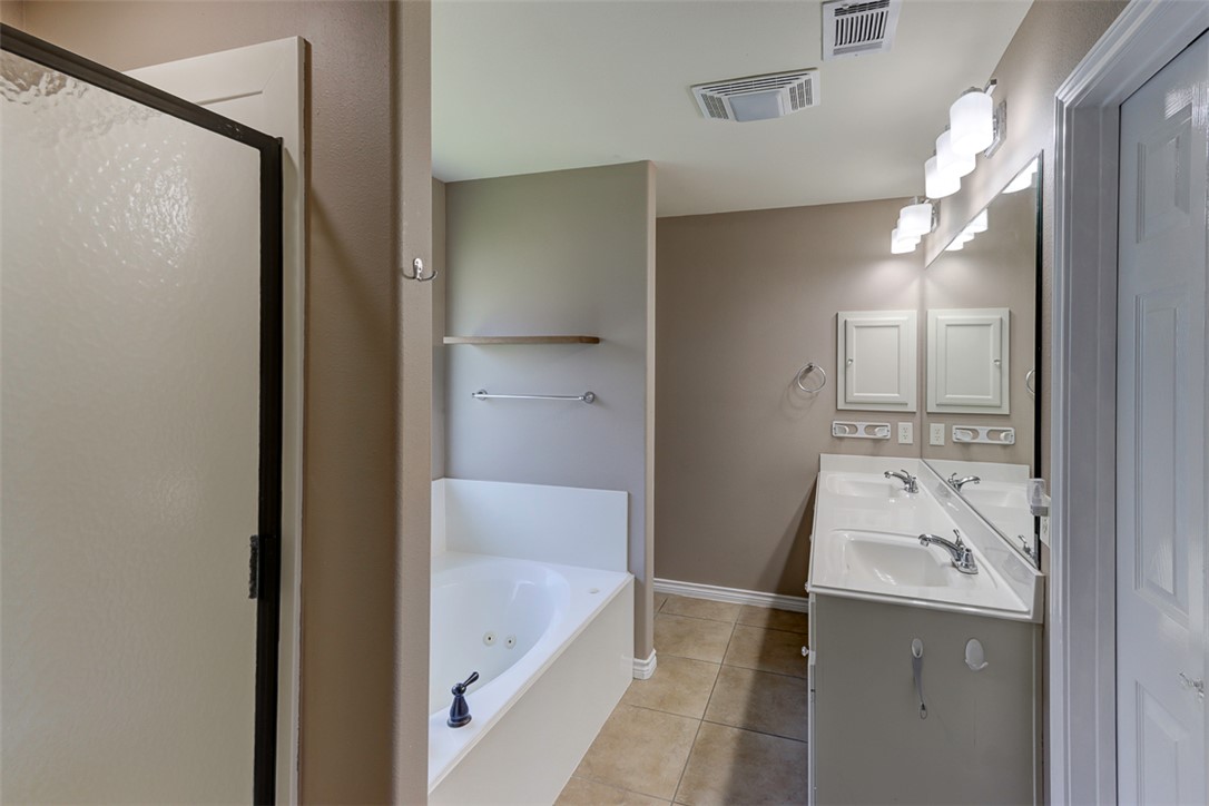 College Station, Texas 77845, United States, 3 Bedrooms Bedrooms, ,2 BathroomsBathrooms,Residential,Pending,148124