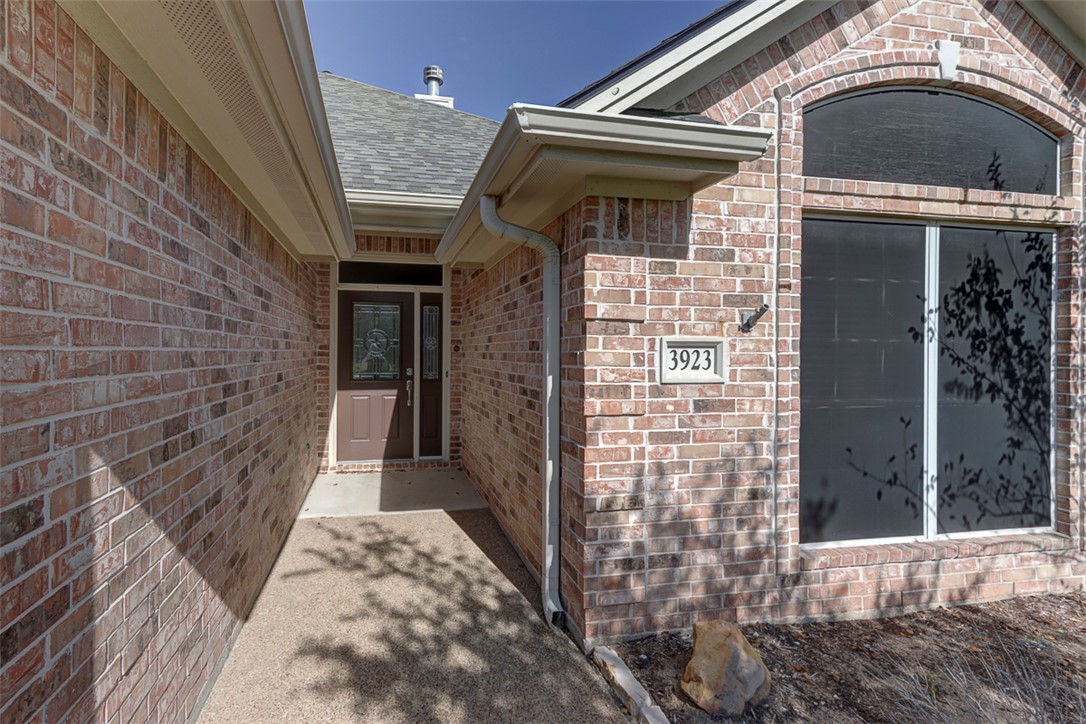 College Station, Texas 77845, United States, 3 Bedrooms Bedrooms, ,2 BathroomsBathrooms,Residential,Pending,148124