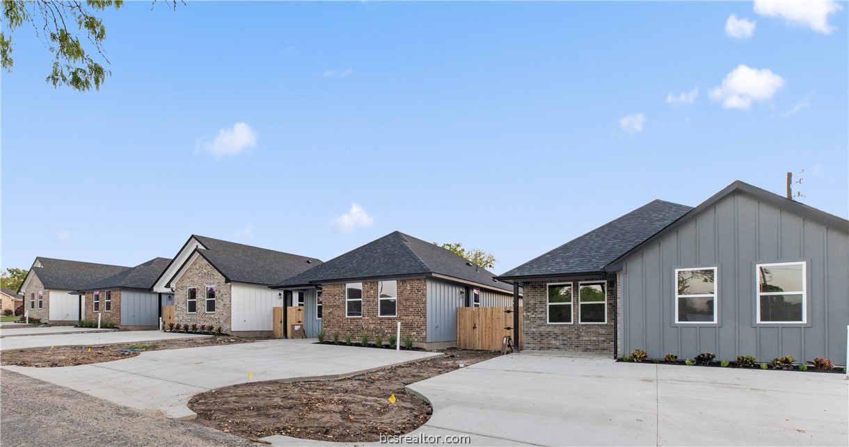 Bryan, Texas 77808, United States, 3 Bedrooms Bedrooms, ,2 BathroomsBathrooms,Residential,Pending,60672