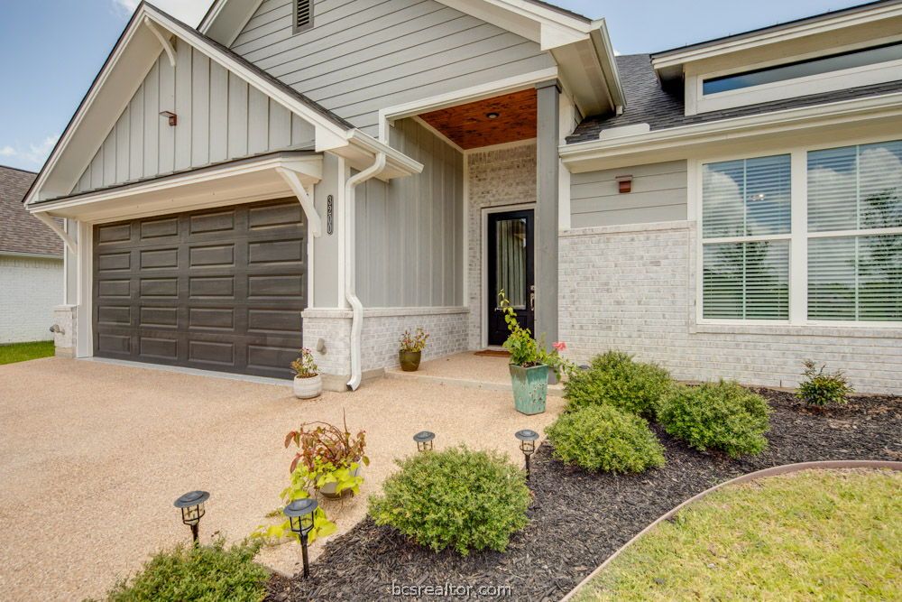 Photo of 3200 Glencairn Court, Bryan, TX 77808 (MLS # 26012365)