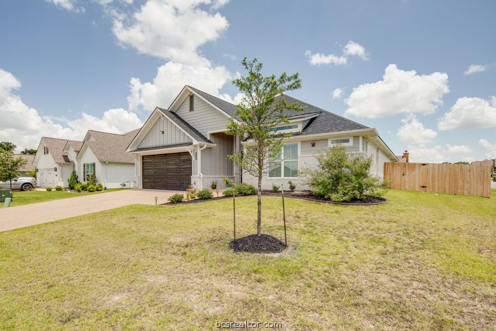 Photo of 3200 Glencairn Court, Bryan, TX 77808 (MLS # 26012365)