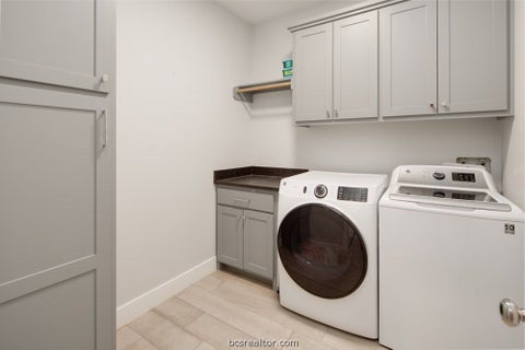 Tiny photo for 3200 Glencairn Court, Bryan, TX 77808 (MLS # 26012365)