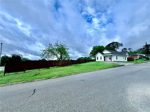 Tiny photo for 810 Brown Street, Brenham, TX 77833 (MLS # 26005038)