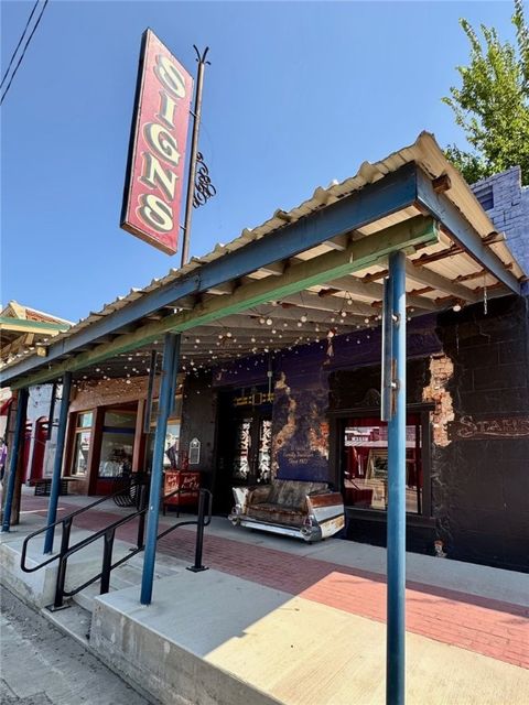 512 S Main Street Calvert TX 77837