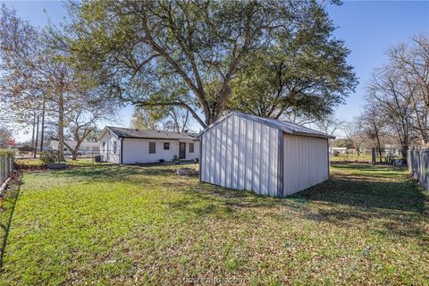 Tiny photo for 500 N Banks Street, Caldwell, TX 77836 (MLS # 26002192)