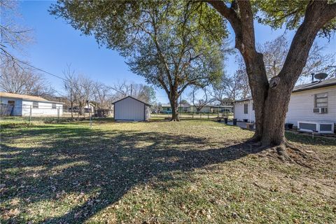 Tiny photo for 500 N Banks Street, Caldwell, TX 77836 (MLS # 26002192)