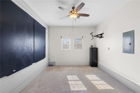 Tiny photo for 500 N Banks Street, Caldwell, TX 77836 (MLS # 26002192)