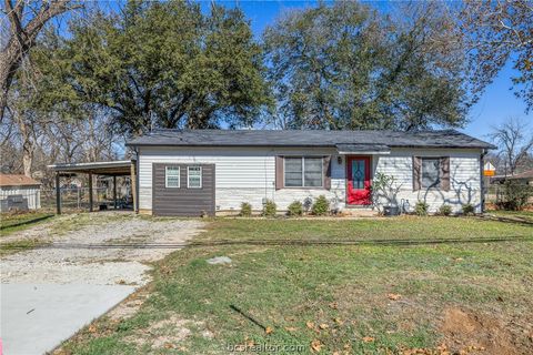 Tiny photo for 500 N Banks Street, Caldwell, TX 77836 (MLS # 26002192)