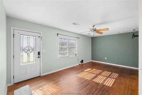 Tiny photo for 500 N Banks Street, Caldwell, TX 77836 (MLS # 26002192)