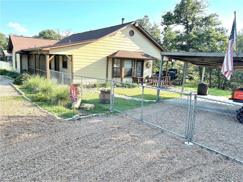 Photo of 219 Ripple Creek Lane Ln, Somerville, TX 77879 (MLS # 26002387)
