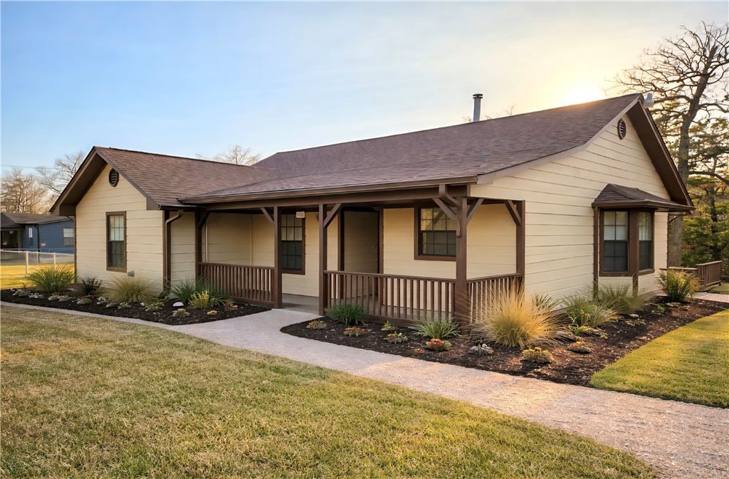 Photo of 219 Ripple Creek Lane Ln, Somerville, TX 77879 (MLS # 26002387)