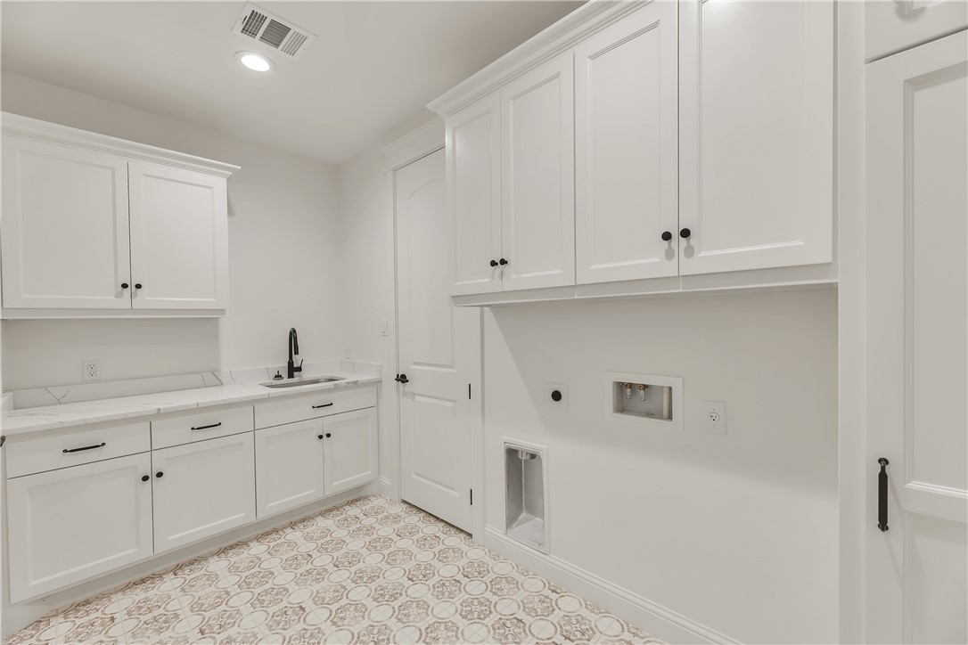 Bryan, Texas 77808, United States, 5 Bedrooms Bedrooms, ,5 BathroomsBathrooms,Residential,Active,192623