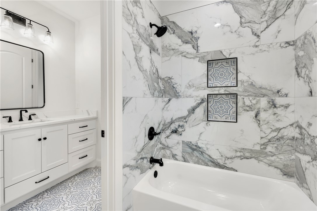 Bryan, Texas 77808, United States, 5 Bedrooms Bedrooms, ,5 BathroomsBathrooms,Residential,Active,192623