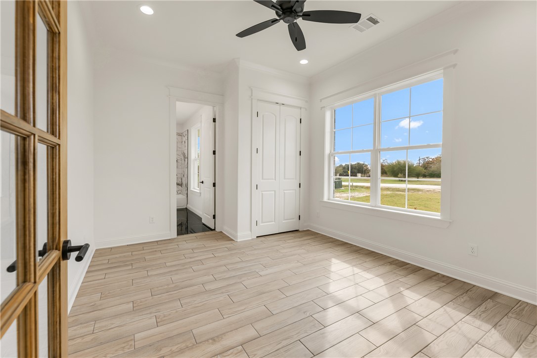 Bryan, Texas 77808, United States, 5 Bedrooms Bedrooms, ,5 BathroomsBathrooms,Residential,Active,192623