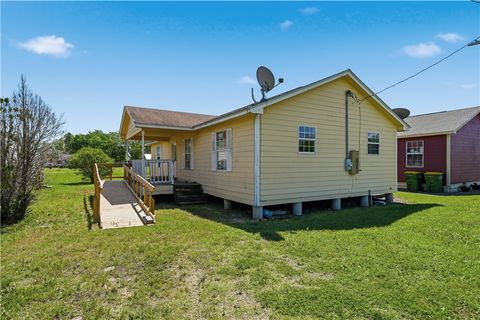 1403 Pecan Street Hearne TX 77859