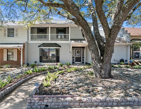Photo of 904 Bob White Street, Bryan, TX 77802 (MLS # 26003745)