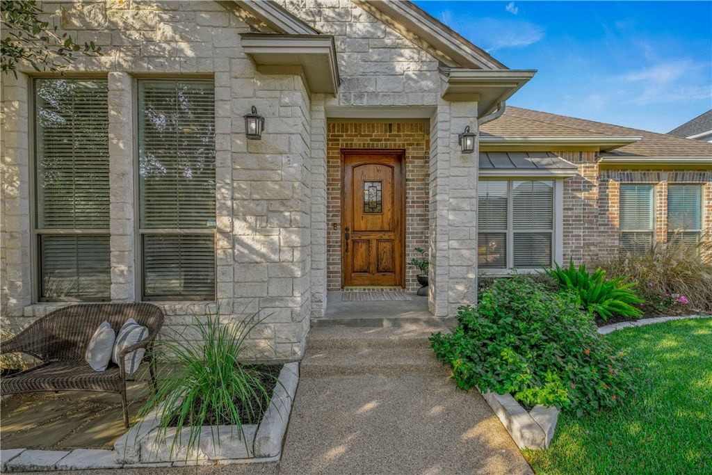 Photo of 5112 Sycamore Hills Drive, College Station, TX 77845 (MLS # 25010011)