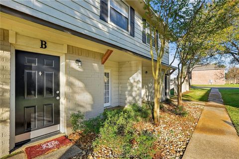 Tiny photo for 1400 Summit Street #B, College Station, TX 77845 (MLS # 26003170)