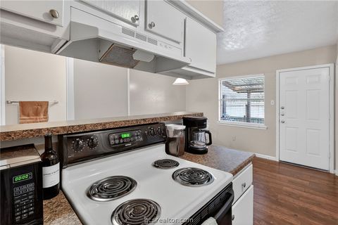Tiny photo for 1400 Summit Street #B, College Station, TX 77845 (MLS # 26003170)
