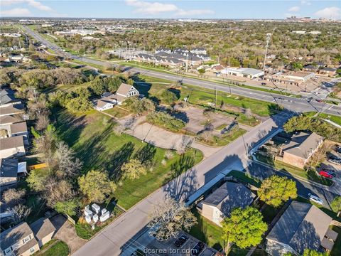 Tiny photo for 1400 Summit Street #B, College Station, TX 77845 (MLS # 26003170)