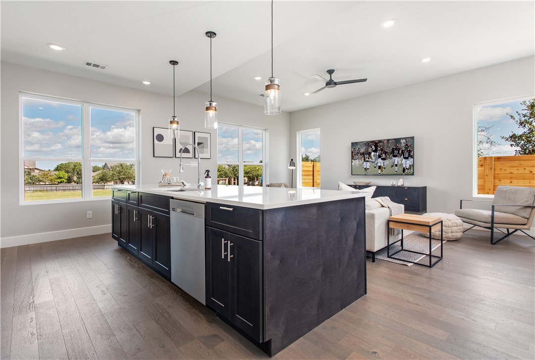 College Station, Texas 77840, United States, 4 Bedrooms Bedrooms, ,5 BathroomsBathrooms,Residential,Active,117989