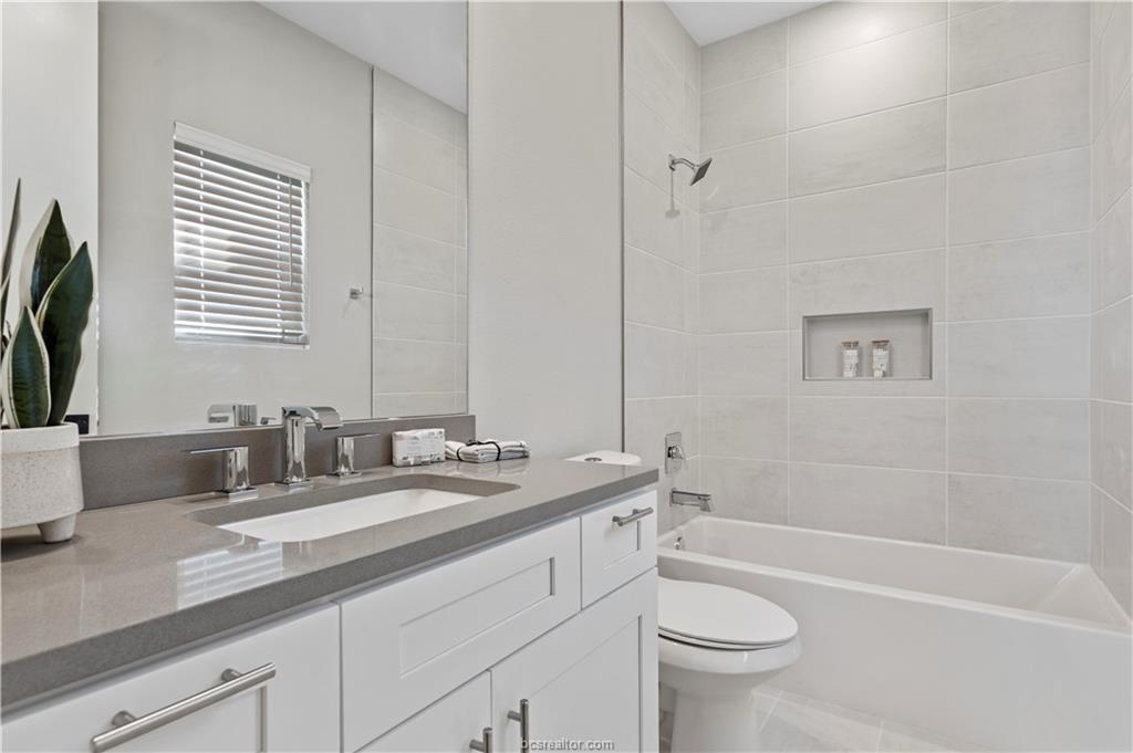 College Station, Texas 77840, United States, 4 Bedrooms Bedrooms, ,5 BathroomsBathrooms,Residential,Active,117989