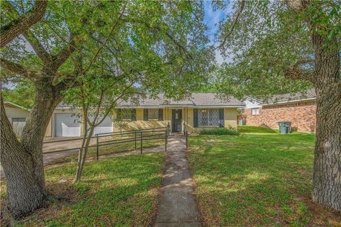 Tiny photo for 505 Olive Street, Bryan, TX 77801 (MLS # 26005075)