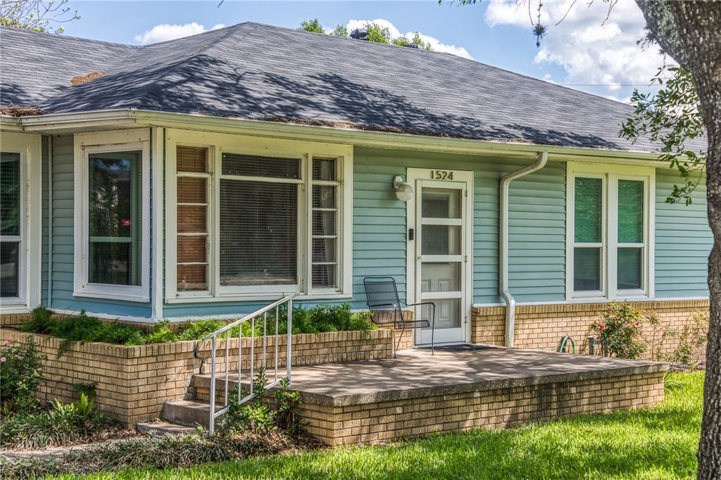 Photo of 1524 Highway 159, Bellville, TX 77418 (MLS # 26003777)