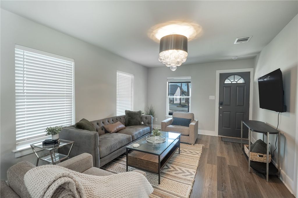 Photo of 1015 E 27th Street, Bryan, TX 77803 (MLS # 25012364)