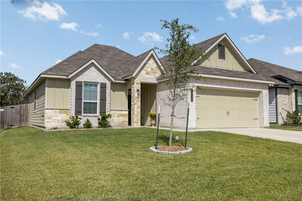 Photo of 1338 Kingsgate Drive, Bryan, TX 77807 (MLS # 26012432)