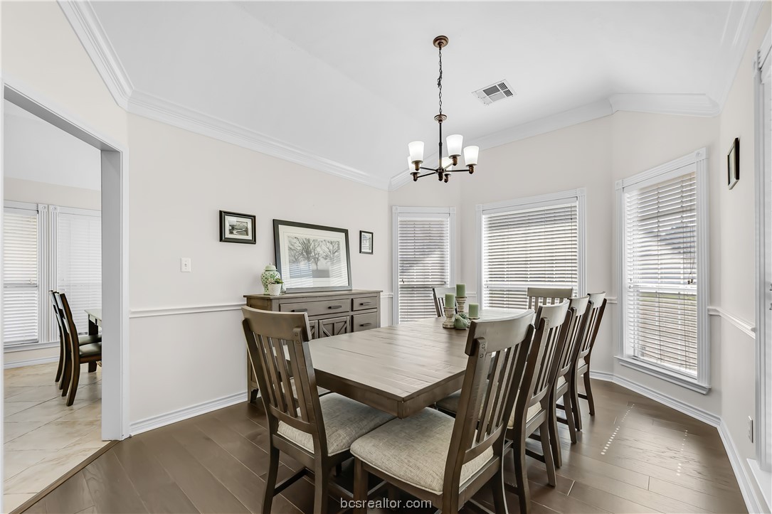 College Station, Texas 77845, United States, 4 Bedrooms Bedrooms, ,3 BathroomsBathrooms,Residential,Pending,63603