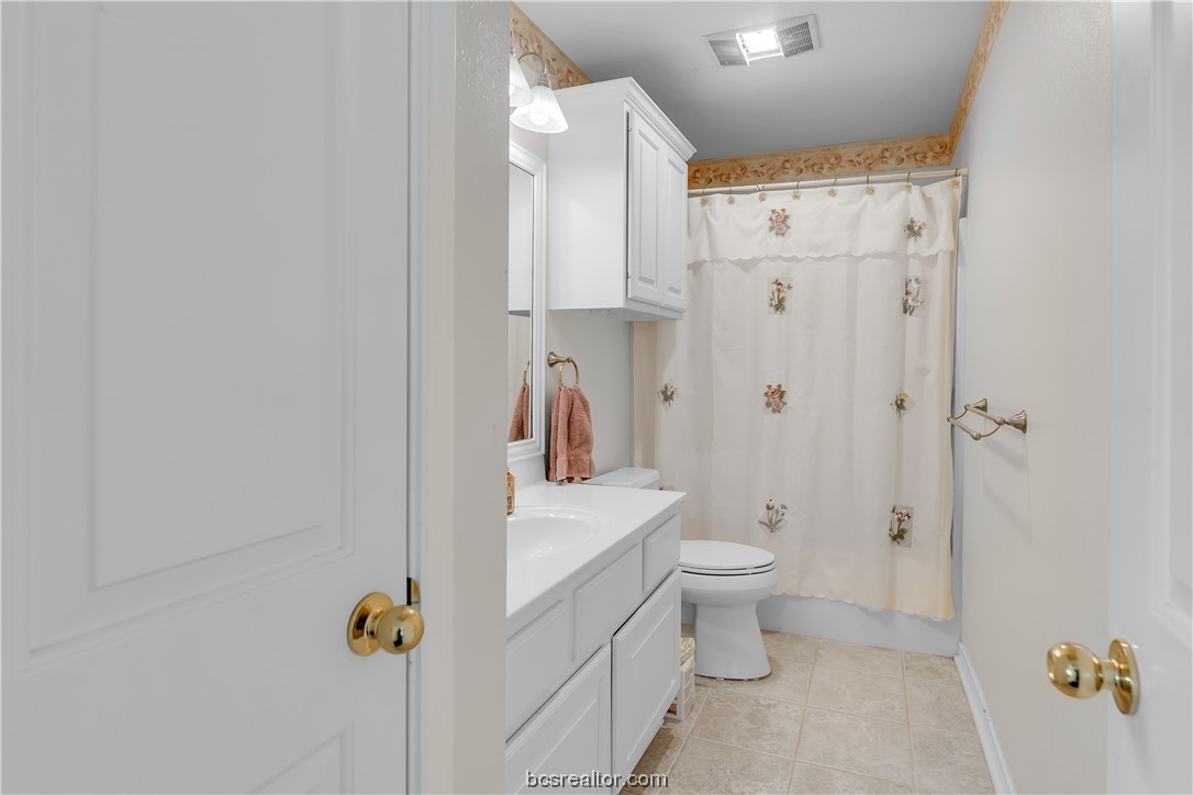 College Station, Texas 77845, United States, 4 Bedrooms Bedrooms, ,3 BathroomsBathrooms,Residential,Pending,63603