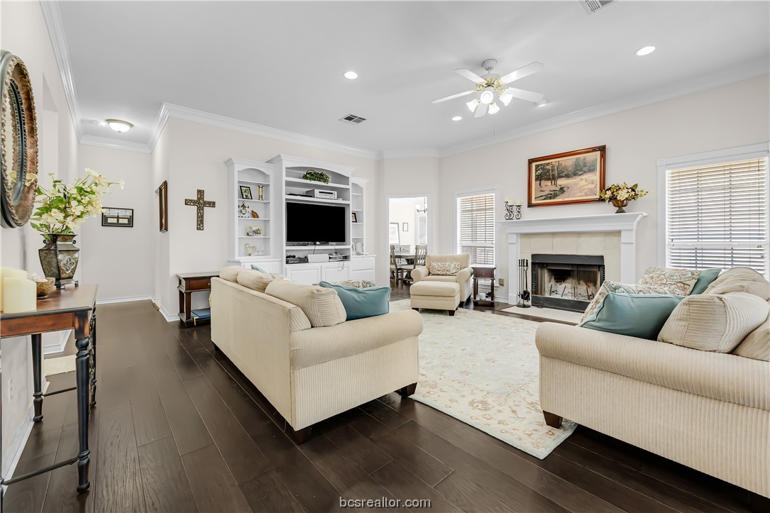 College Station, Texas 77845, United States, 4 Bedrooms Bedrooms, ,3 BathroomsBathrooms,Residential,Pending,63603