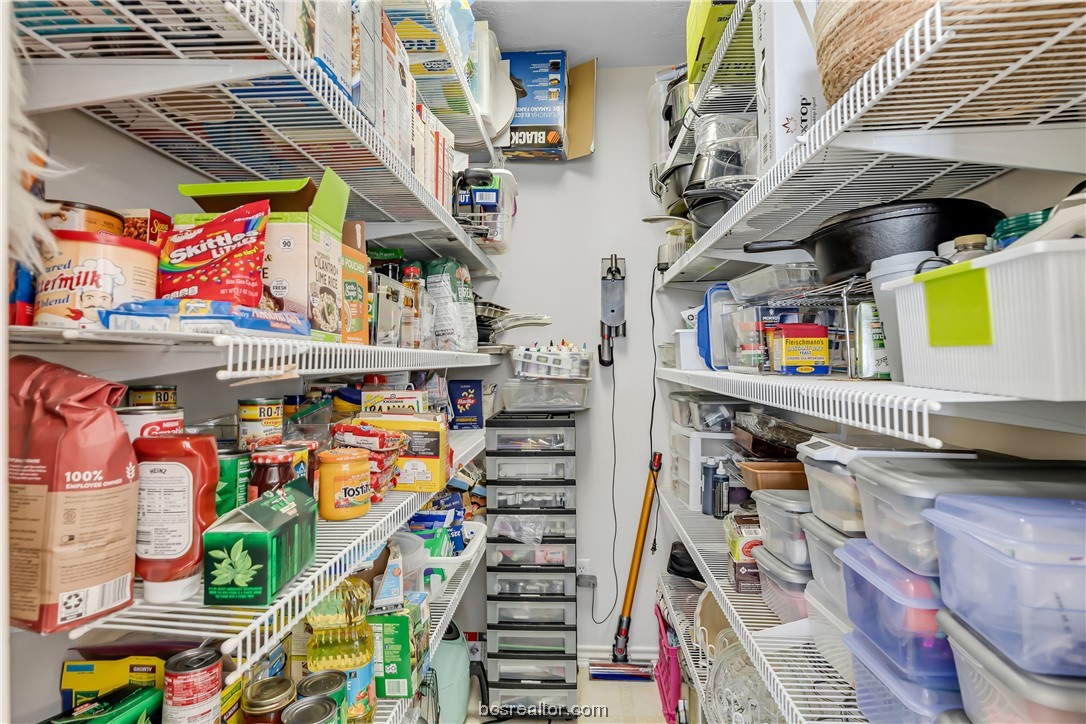 College Station, Texas 77845, United States, 4 Bedrooms Bedrooms, ,3 BathroomsBathrooms,Residential,Pending,63603