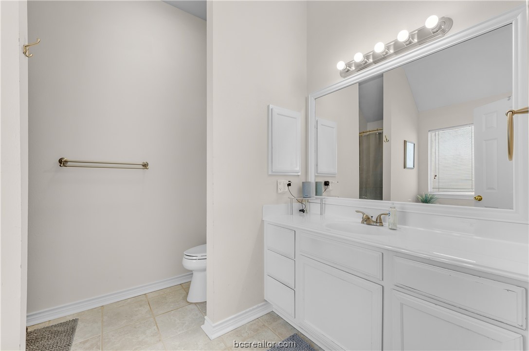 College Station, Texas 77845, United States, 4 Bedrooms Bedrooms, ,3 BathroomsBathrooms,Residential,Pending,63603