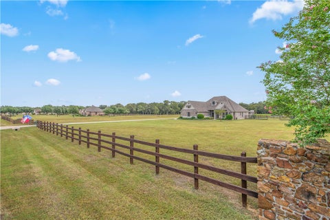 Photo of 9600 Shadow Creek Trl, Bryan, TX 77808 (MLS # 26011090)