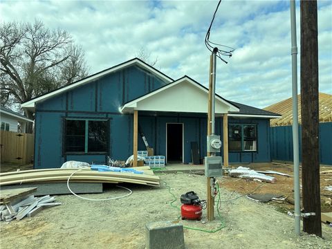 Tiny photo for 714 N Perkins, Franklin, TX 77856 (MLS # 26000672)