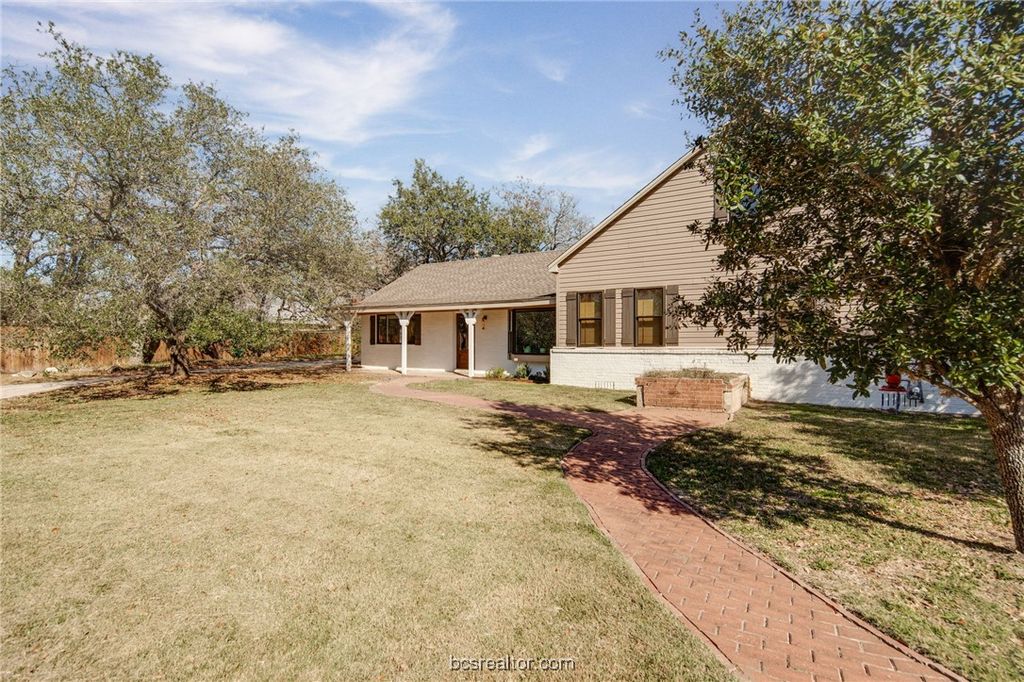 Photo of 1013 Lyceum Court, College Station, TX 77840 (MLS # 26001496)