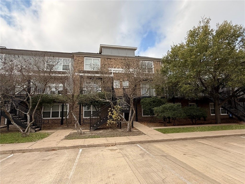 Photo of 1725 Harvey Mitchell Pkwy Pkwy #1430, College Station, TX 77840 (MLS # 26003460)