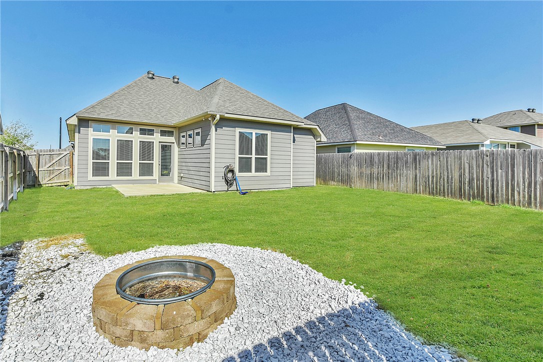 Bryan, Texas 77807, United States, 3 Bedrooms Bedrooms, ,2 BathroomsBathrooms,Residential,Pending,123532