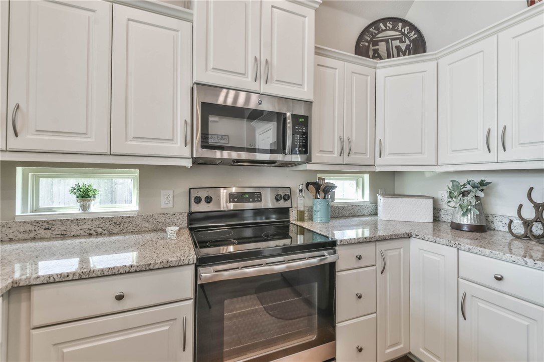 Bryan, Texas 77807, United States, 3 Bedrooms Bedrooms, ,2 BathroomsBathrooms,Residential,Pending,123532